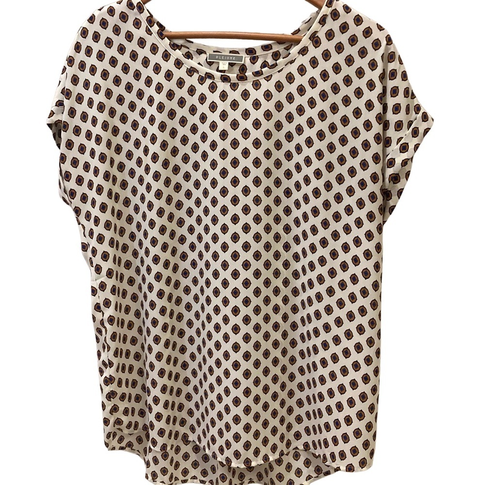Pleione top. White with gold/blue circles. Perfect condition. Size L
